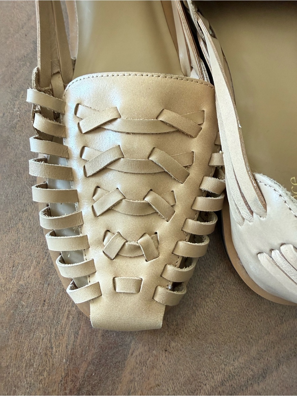 Quince Women’s 100% Leather Huarache Flats in Color Cashew US 8.5 - Picture 6 of 8